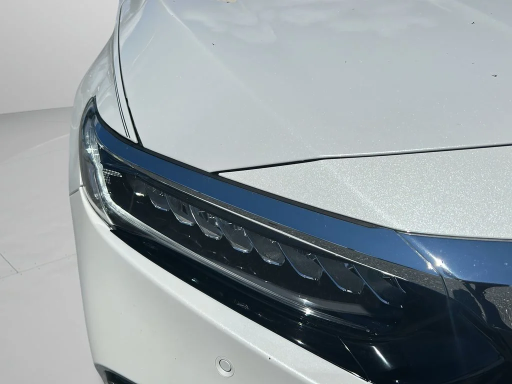 Used 2021 White Honda EX-L image 25