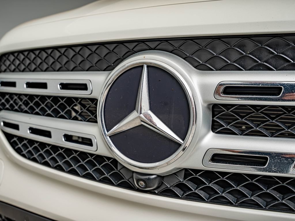 Used 2023 Polar White Mercedes-Benz GLB 250 image 12