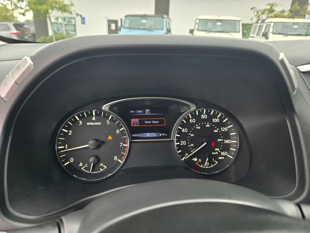 Used 2017 Sandstone Nissan Platinum image 23