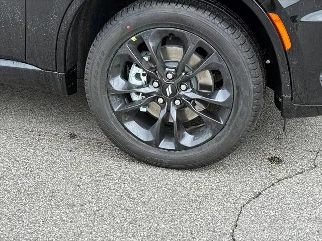 New 2026 Diamond Black Clear-Coat Exterior Paint Dodge GT PLUS image 5