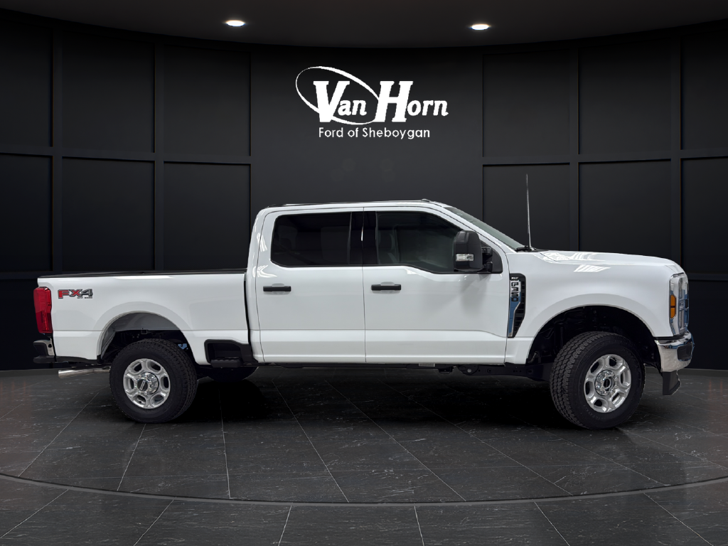 Used 2026 Oxford White Ford XLT image 8