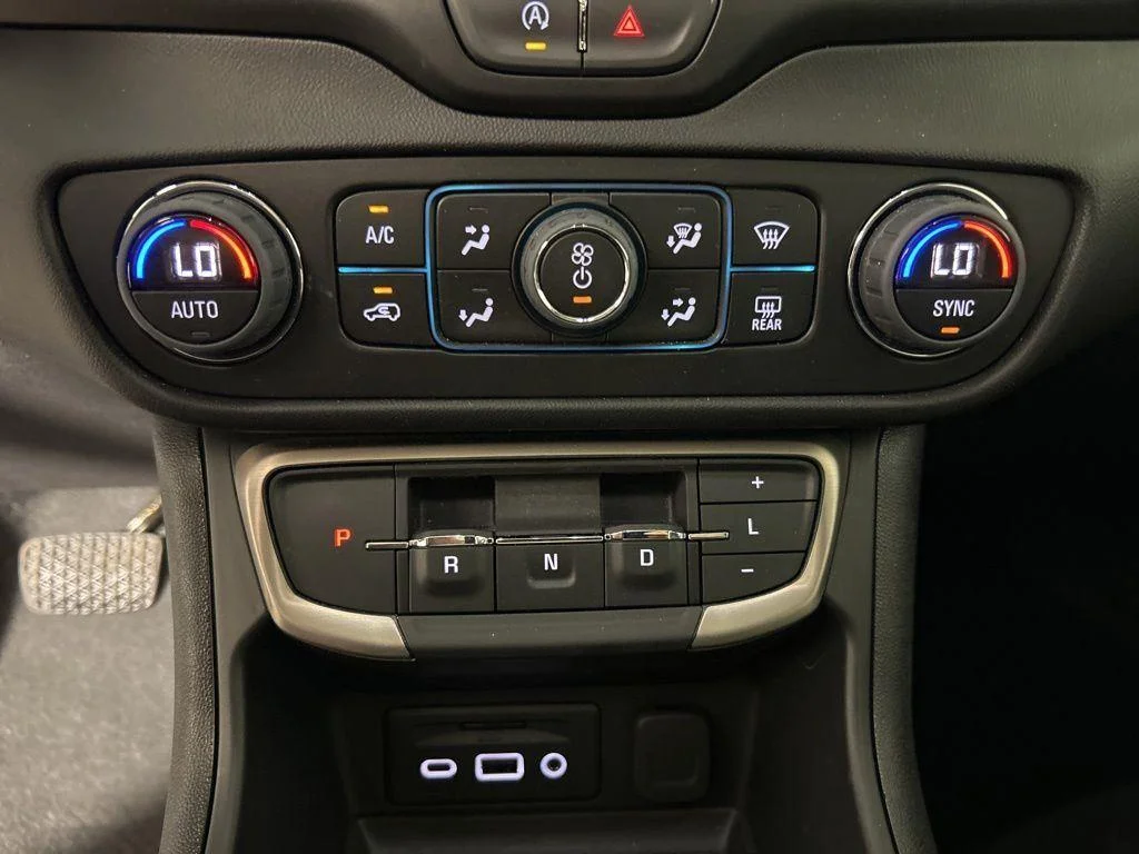 Used 2023 Summit White GMC Denali image 25