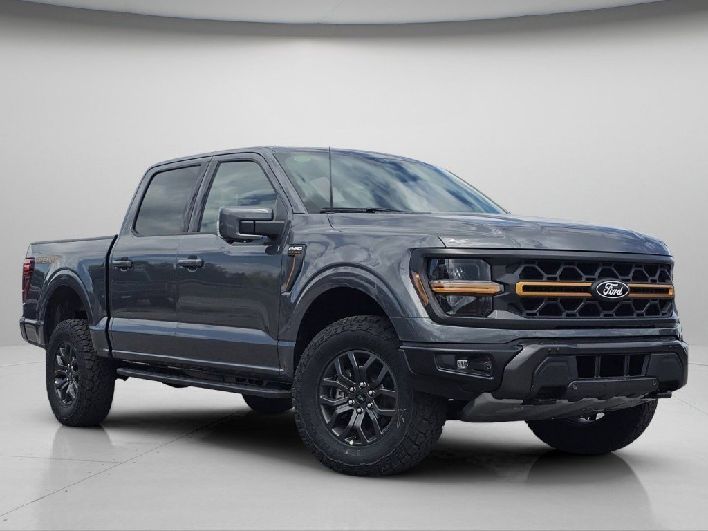 New 2026 Carbonized Gray Metallic Ford Tremor image 2
