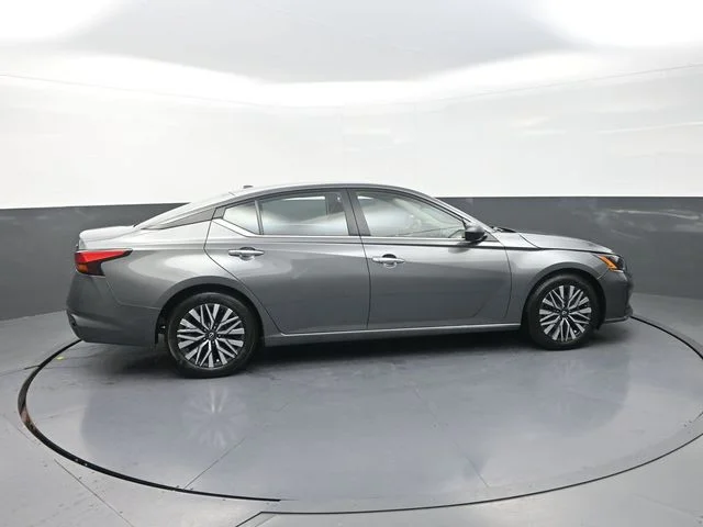 Used 2024 Gray Nissan 2.5 SV image 9