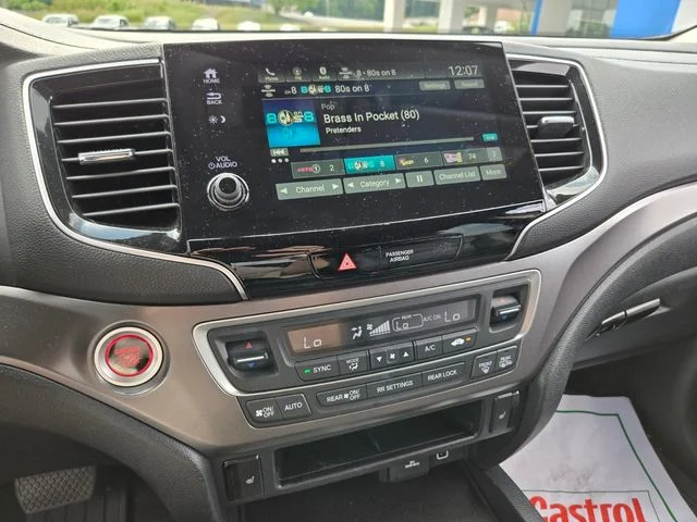 Used 2020 Black Honda EX-L image 25