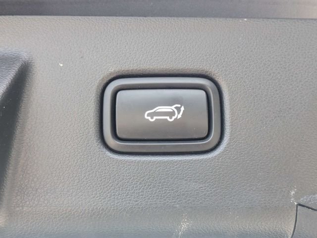 Used 2023 Black Hyundai SEL image 13