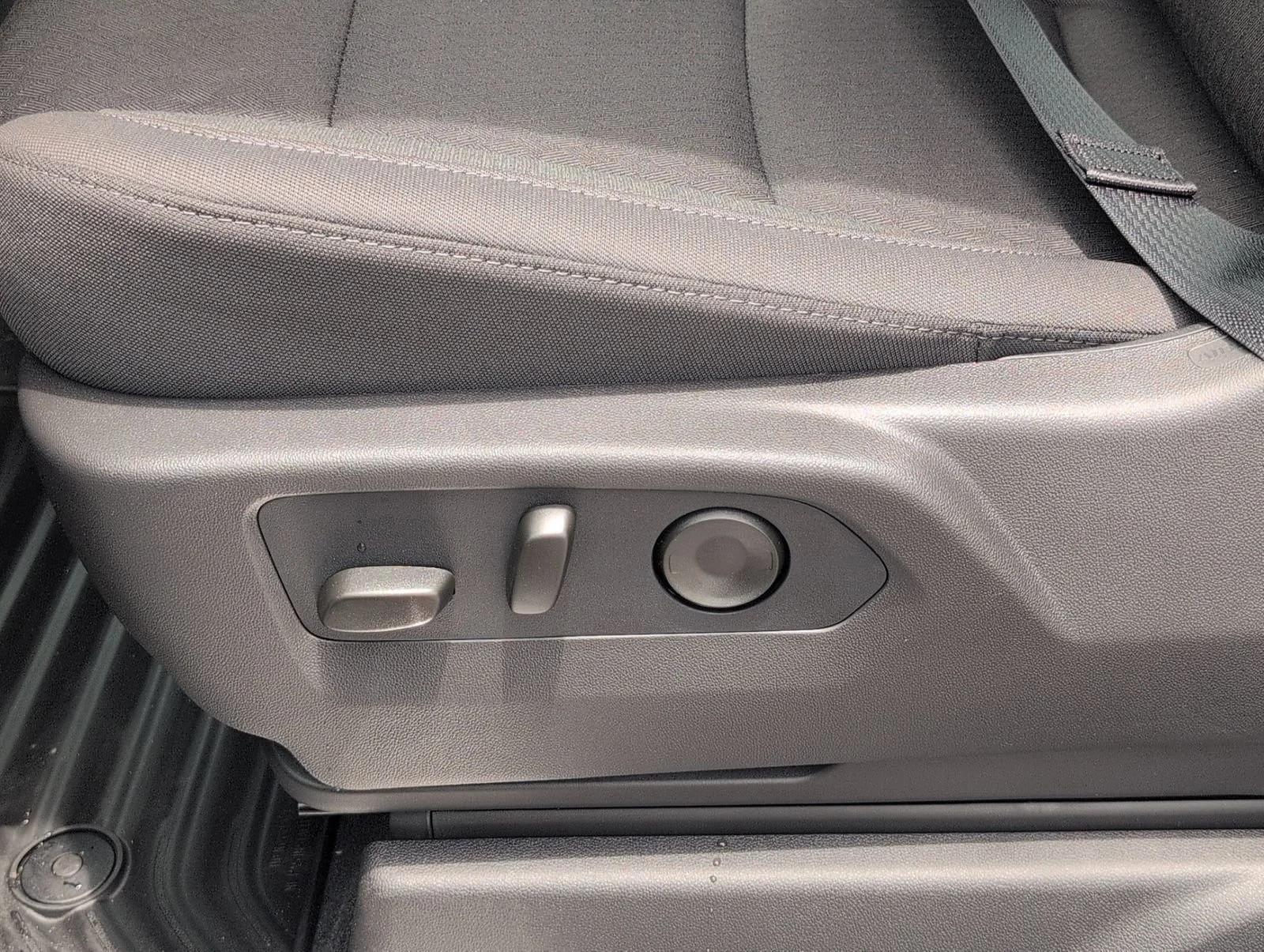 2026 Chevrolet Silverado 1500 LT - Photo 14