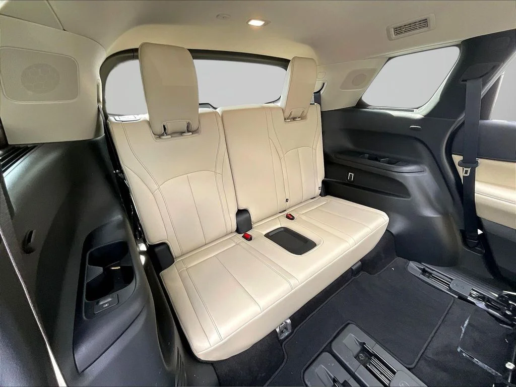 Used 2025 Black INFINITI LUXE image 27