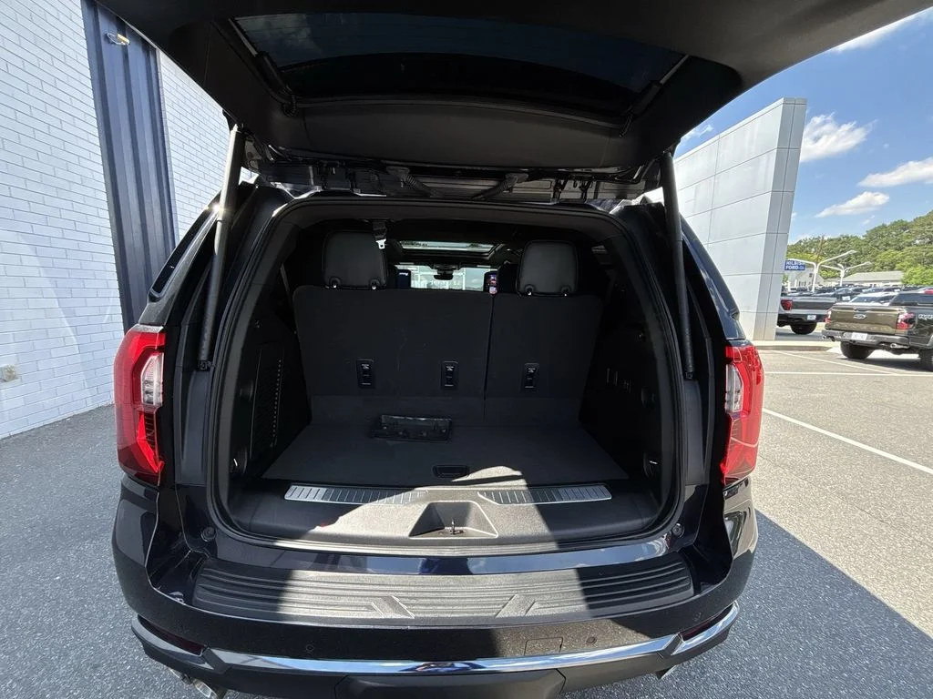Used 2025 Silver GMC Denali Ultimate image 22
