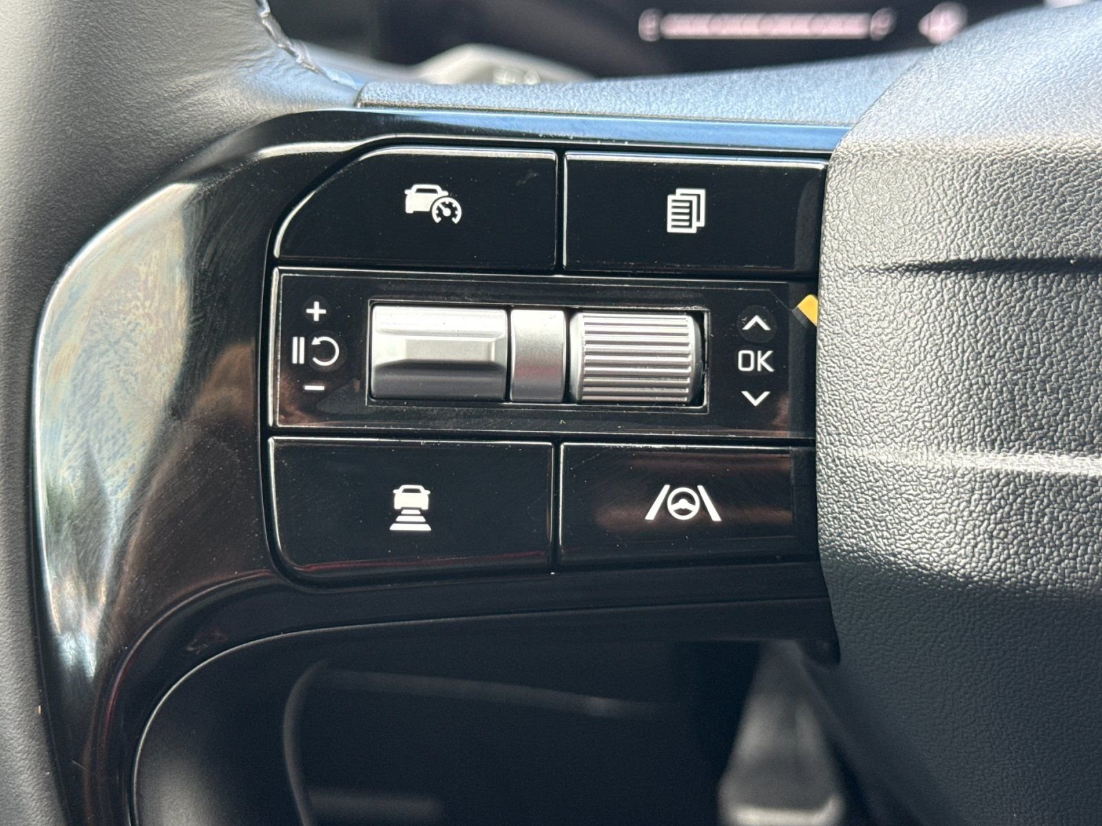 2026 Kia Sorento EX - Photo 28