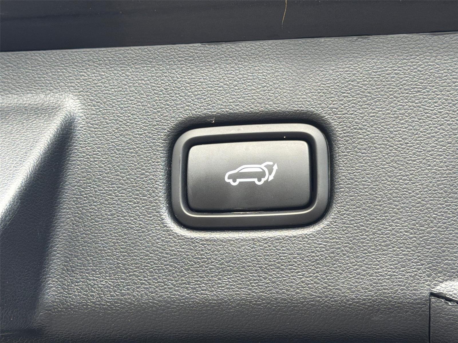 Used 2026 Phantom Black Hyundai SEL image 33