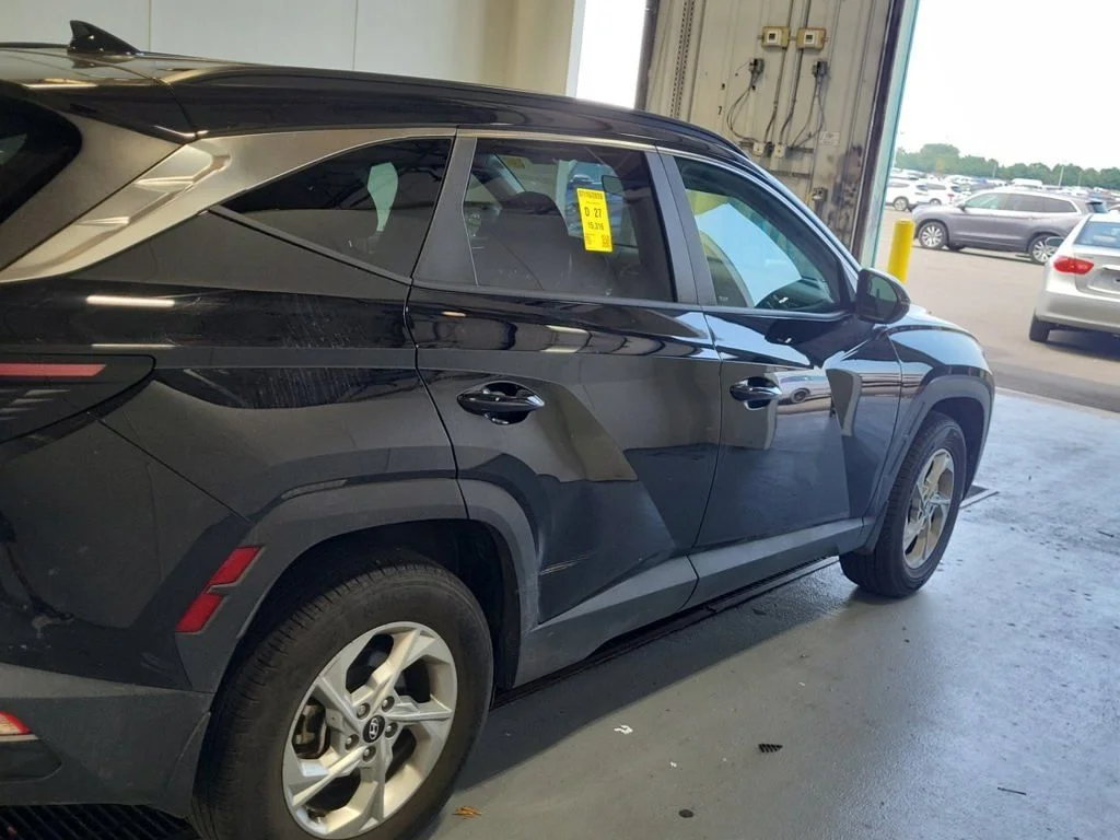 Used 2023 Black Hyundai SEL image 2