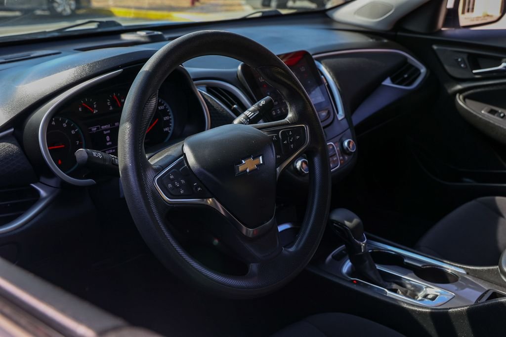 Used 2023 White Chevrolet LT image 13