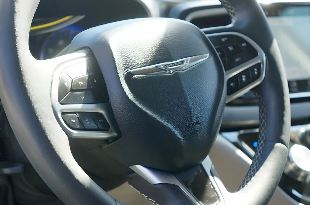 Used 2024 Diamond Black Chrysler Touring L image 14
