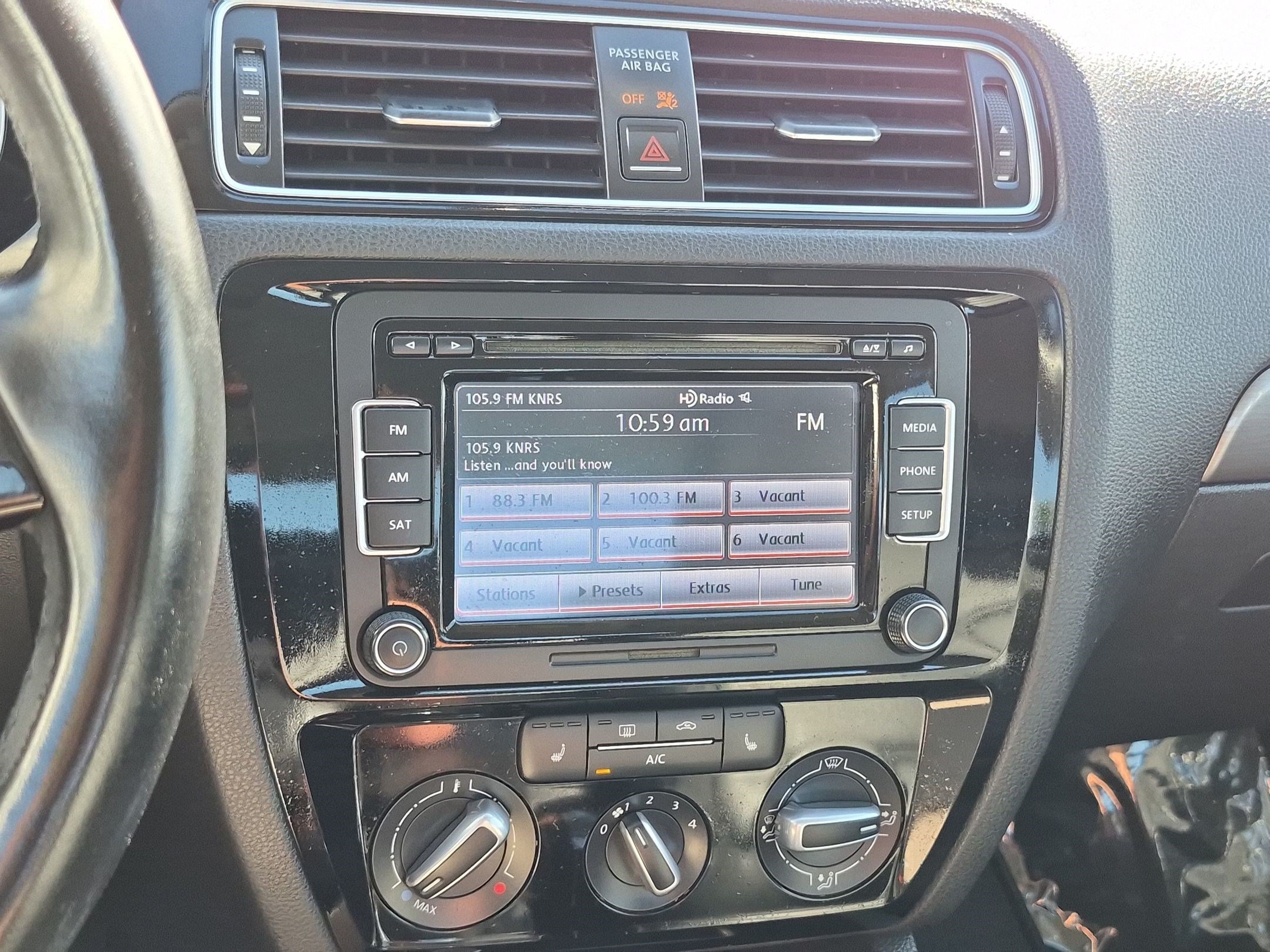 Used 2015 Platinum Gray Metallic Volkswagen 2.0L TDI SE w/Connectivity image 22