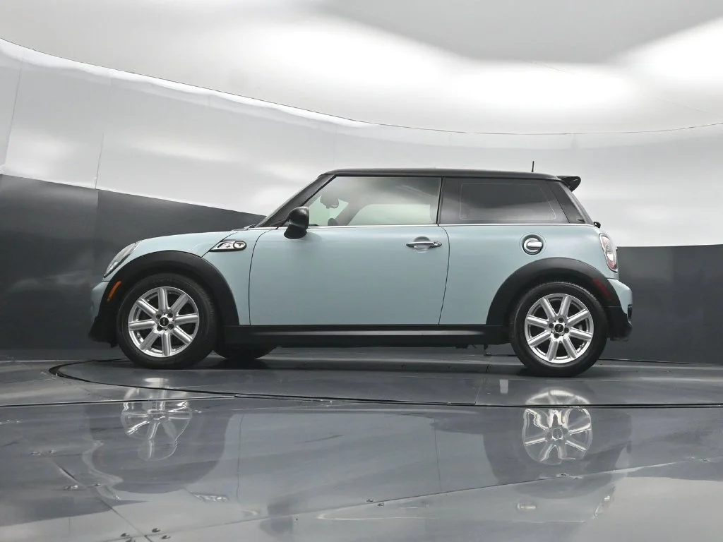 Used 2013 Blue MINI Base image 48