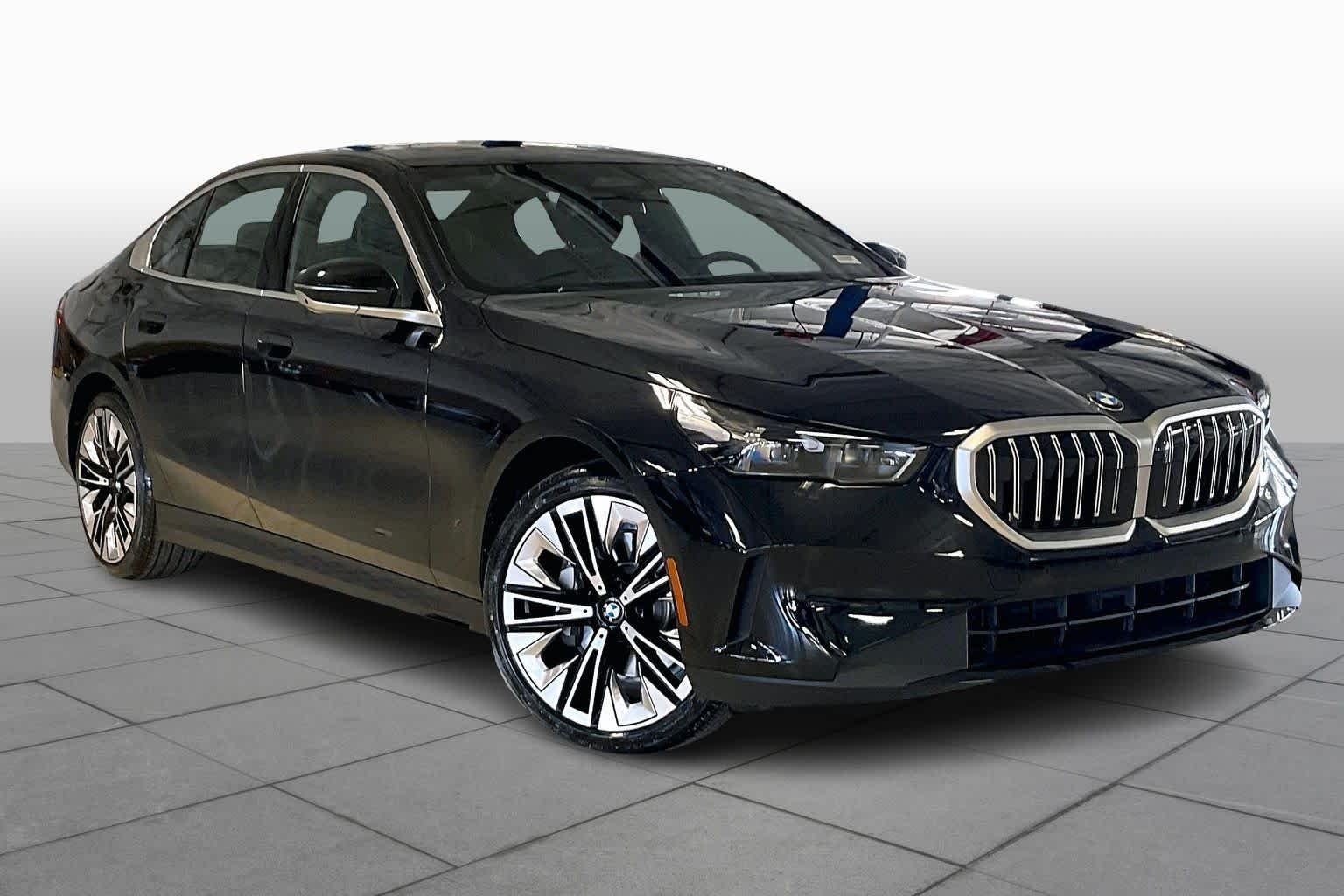 New 2026 Black Sapphire Metallic BMW 530i xDrive image 2