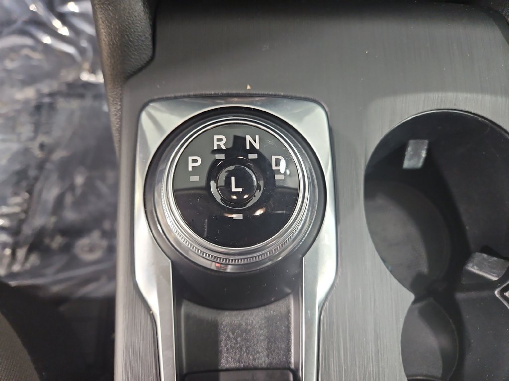 Used 2020 Blue Metallic Ford SE image 24