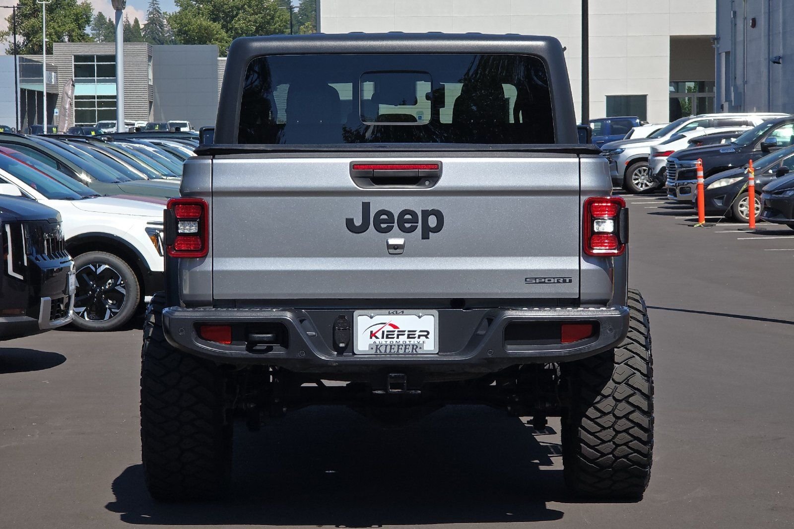 Used 2020 Silver Jeep Sport image 5