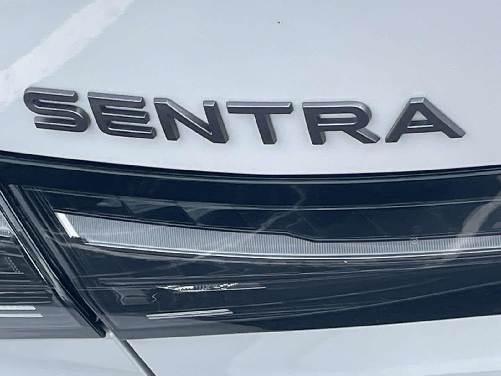 New 2026 Aspen White Tricoat/Super Black Nissan SR image 14