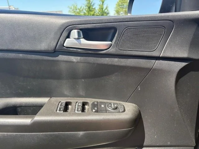 Used 2019 Pacific Blue Kia LX image 4