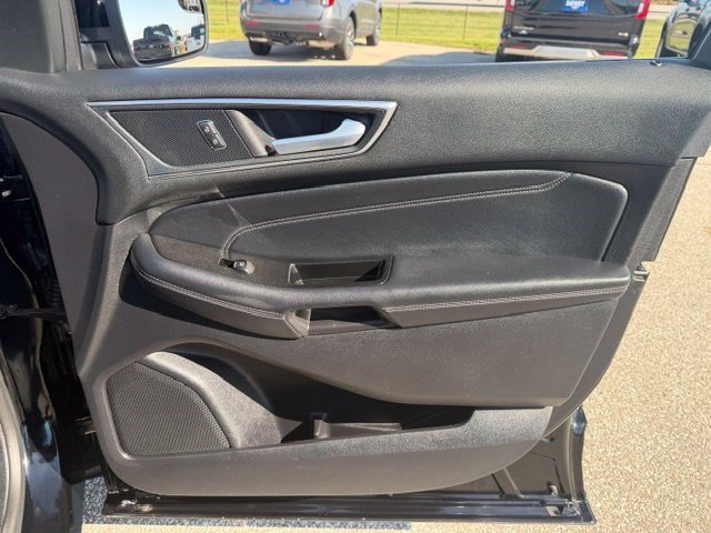 Used 2018 Shadow Black Ford Titanium image 37