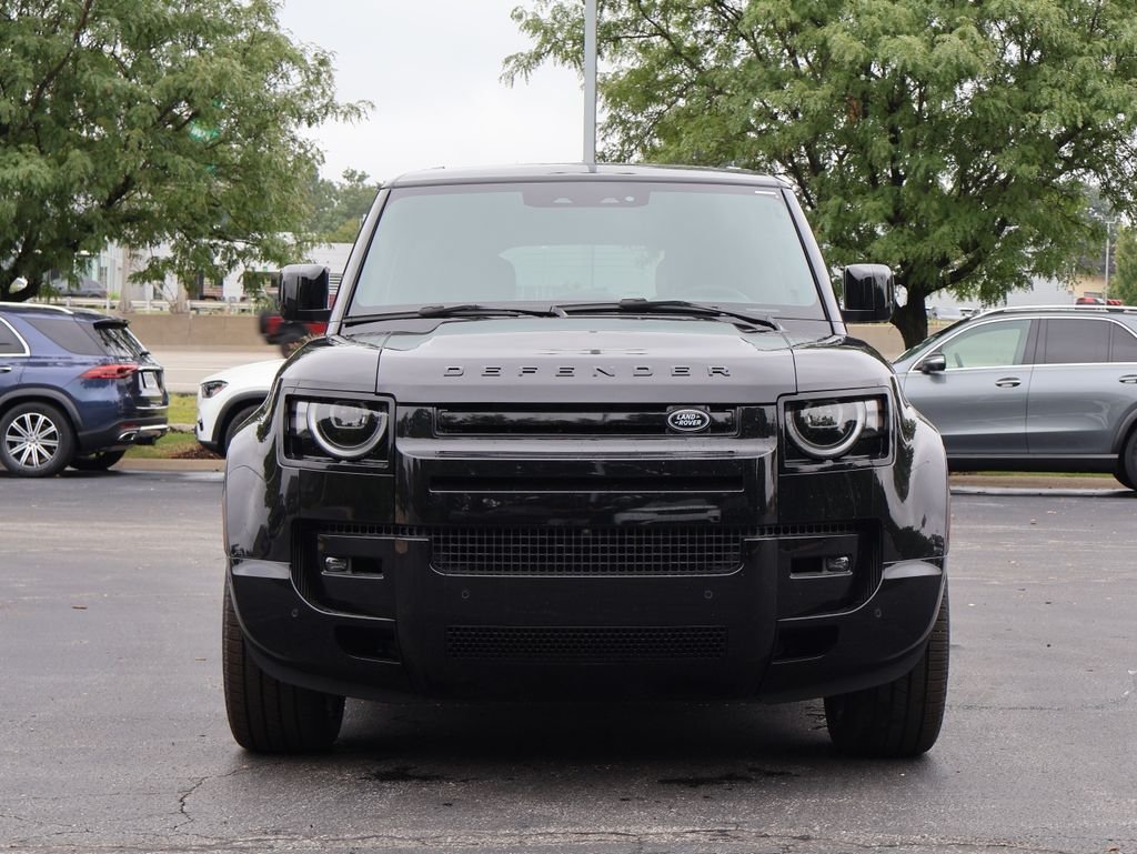 New 2026 Santorini Black Land Rover V8 image 2