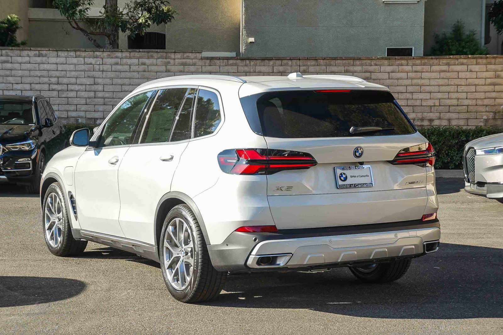New 2026 Mineral White Metallic BMW xDrive50e image 4