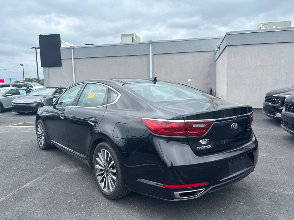 Used 2017 Black Kia Premium image 5