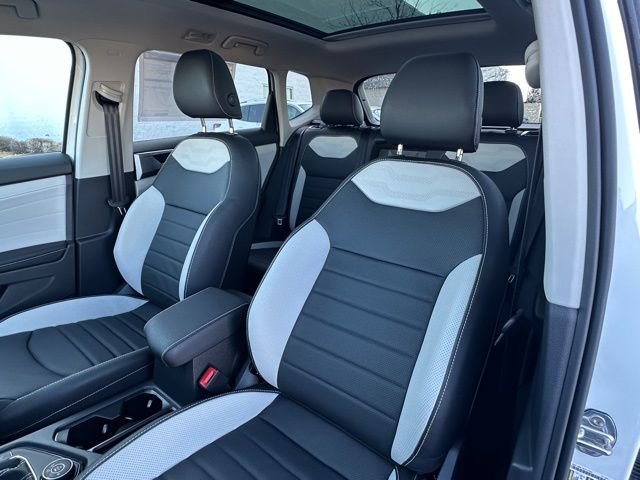 New 2026 Pure White Volkswagen 1.5T SEL image 29