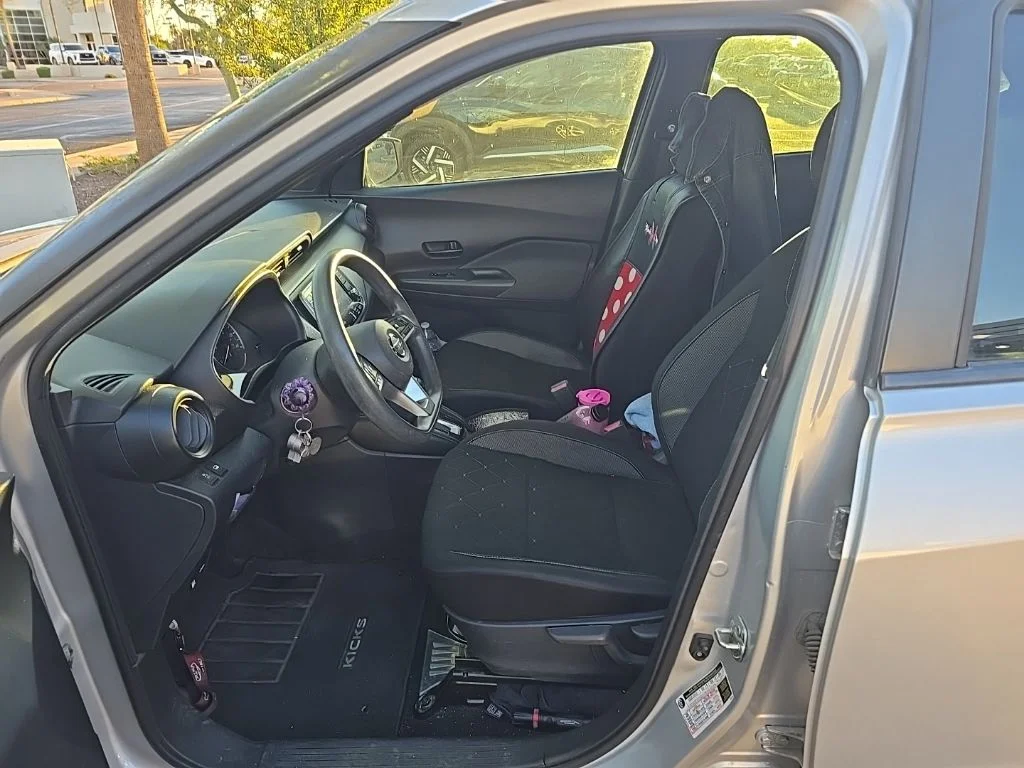 Used 2019 Silver Nissan S image 4