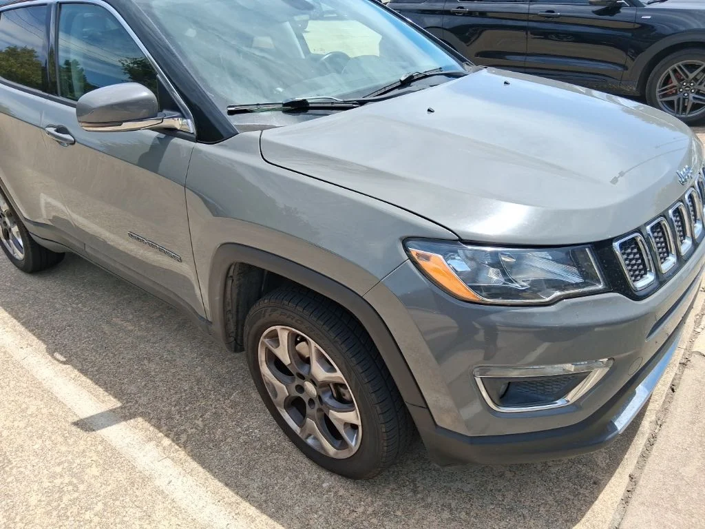 Used 2019 Gray Jeep Limited image 8