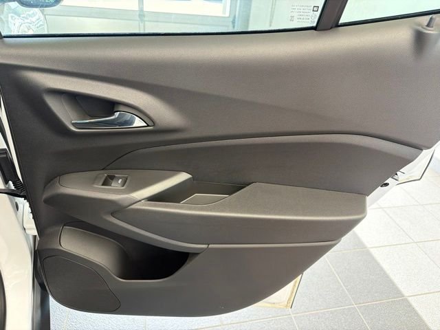 Used 2024 White Chevrolet ACTIV image 10