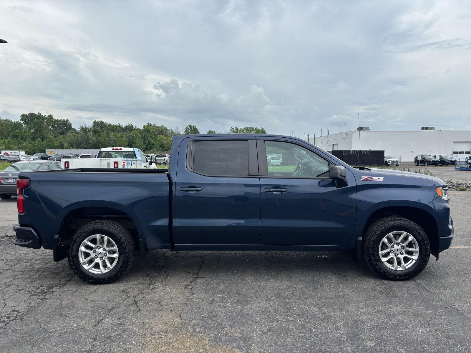 Used 2022 Blue Metallic Chevrolet RST image 8