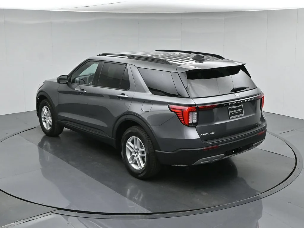 New 2027 Carbonized Gray Metallic Ford Active image 39
