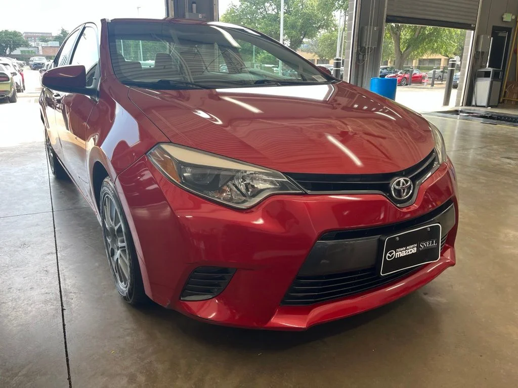 Used 2016 Red Toyota LE image 2