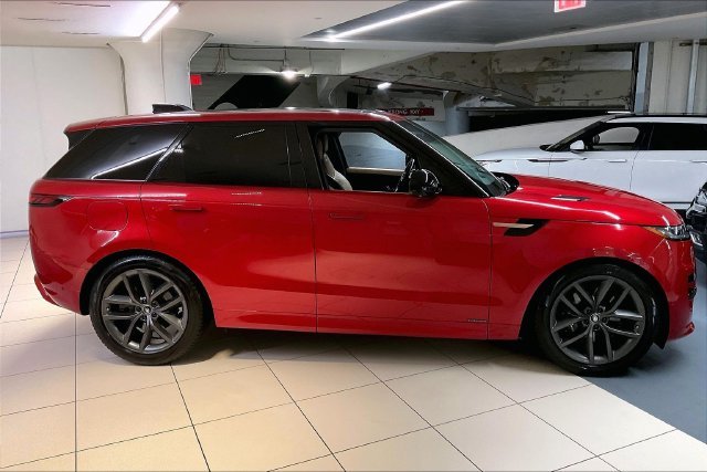 Used 2024 Red Land Rover Dynamic SE image 9