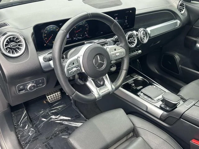 Used 2023  Mercedes-Benz GLB 35 AMG® image 2