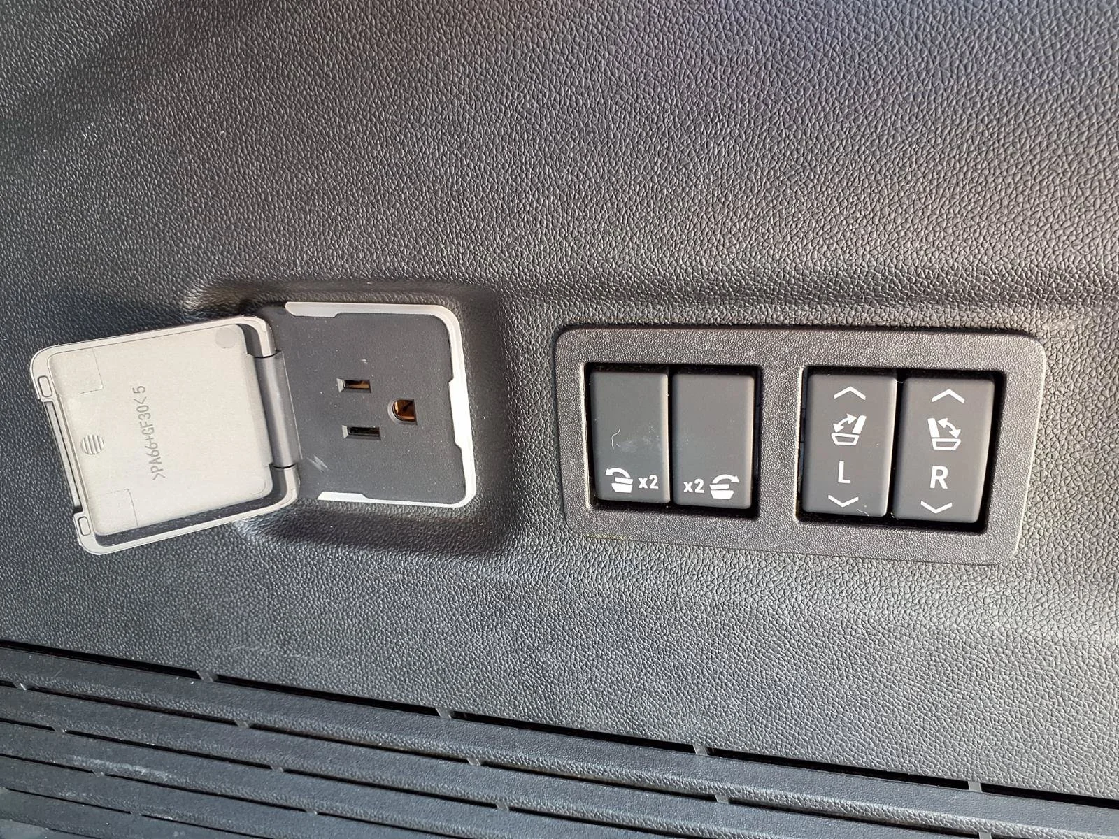 Used 2024 Onyx Black GMC Denali image 35