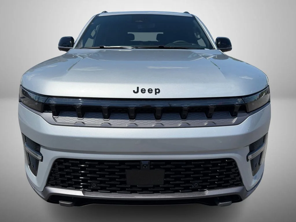 New 2026 Silver-Zynith Exterior Paint Jeep Limited Reserve image 7
