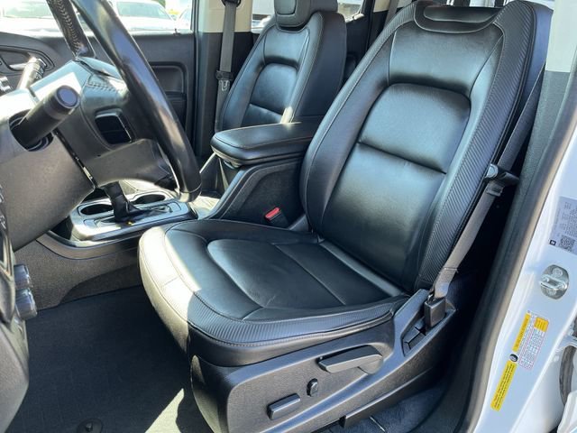 Used 2021 SUMMIT WHITE GMC 4WD AT4 w/Leather image 14