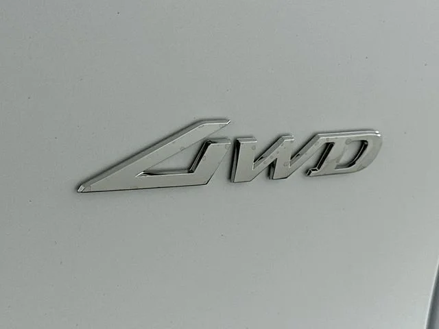 New 2026 White Genesis 2.5T image 27