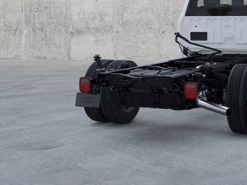 2025 Ford F-550 Super Duty Chassis Cab XL - Photo 21