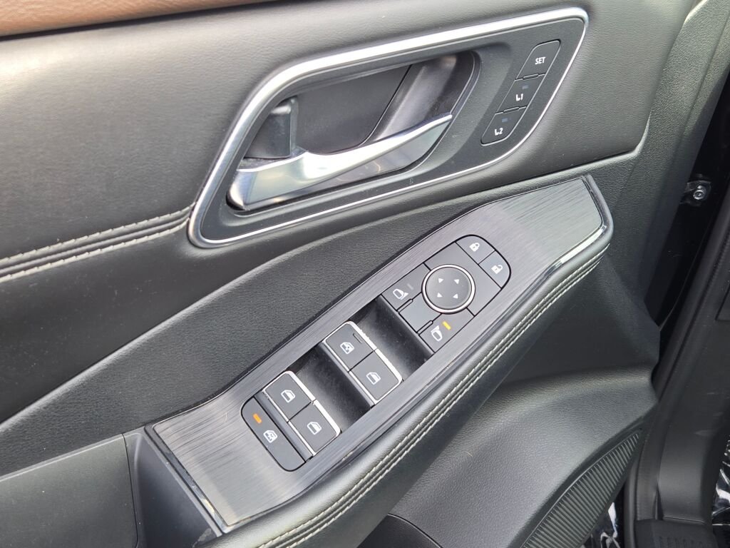 Certified Used 2023 Black Nissan Platinum image 22