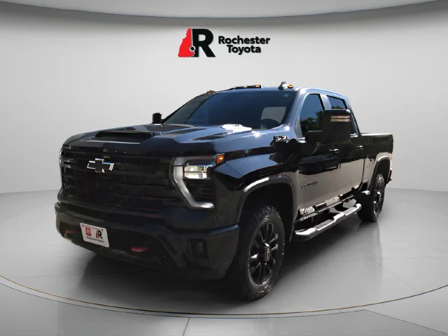 Used 2025 Black Chevrolet LT image 7