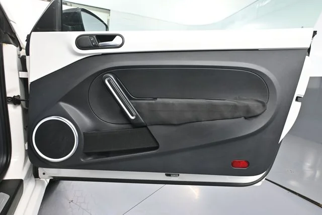 2012 Volkswagen Beetle 2.0 - Photo 29
