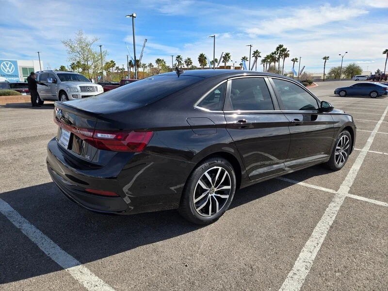 New 2026 Black Volkswagen 1.5T SE image 4