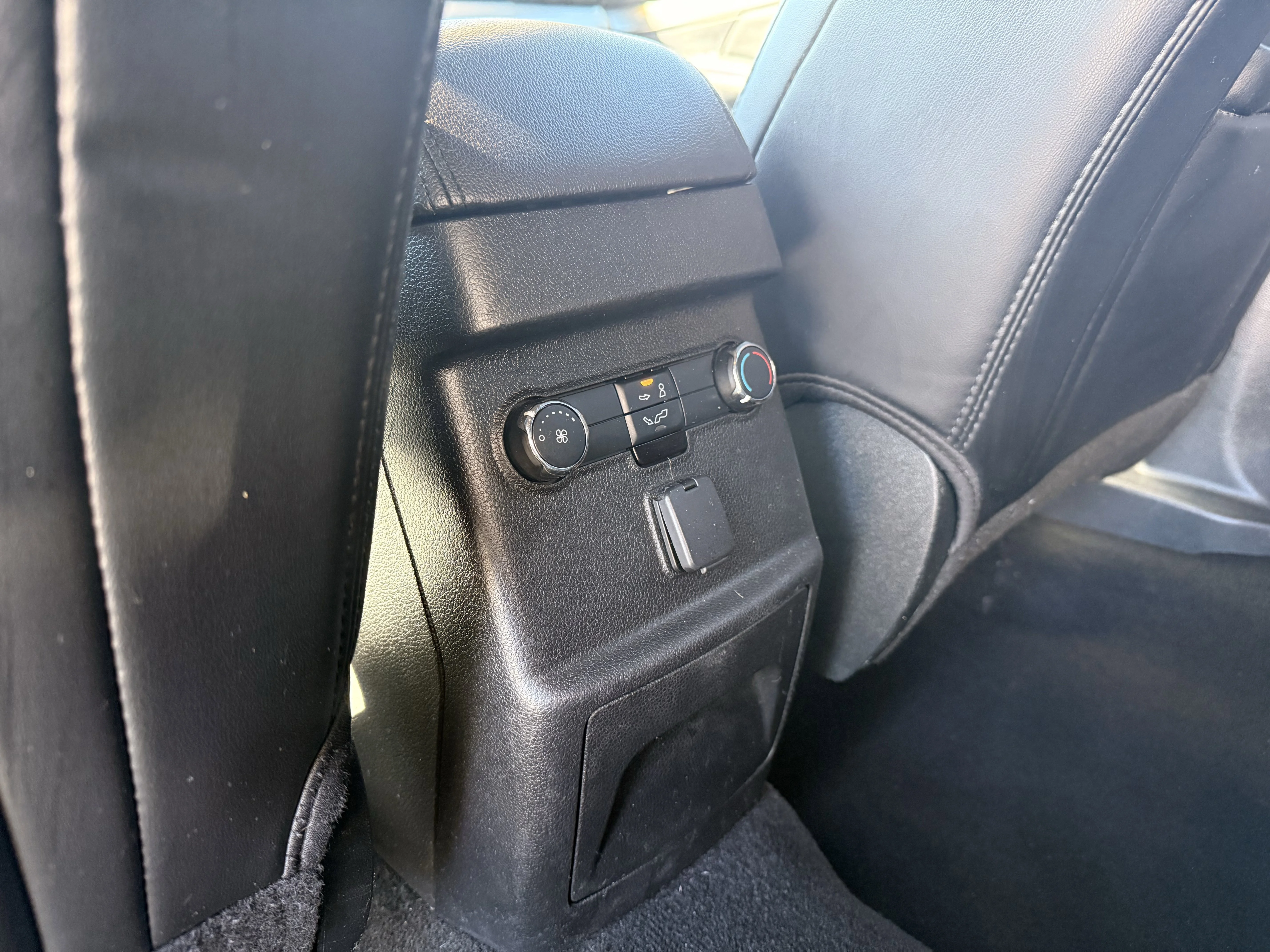 Used 2019 Magnetic Ford XLT image 31