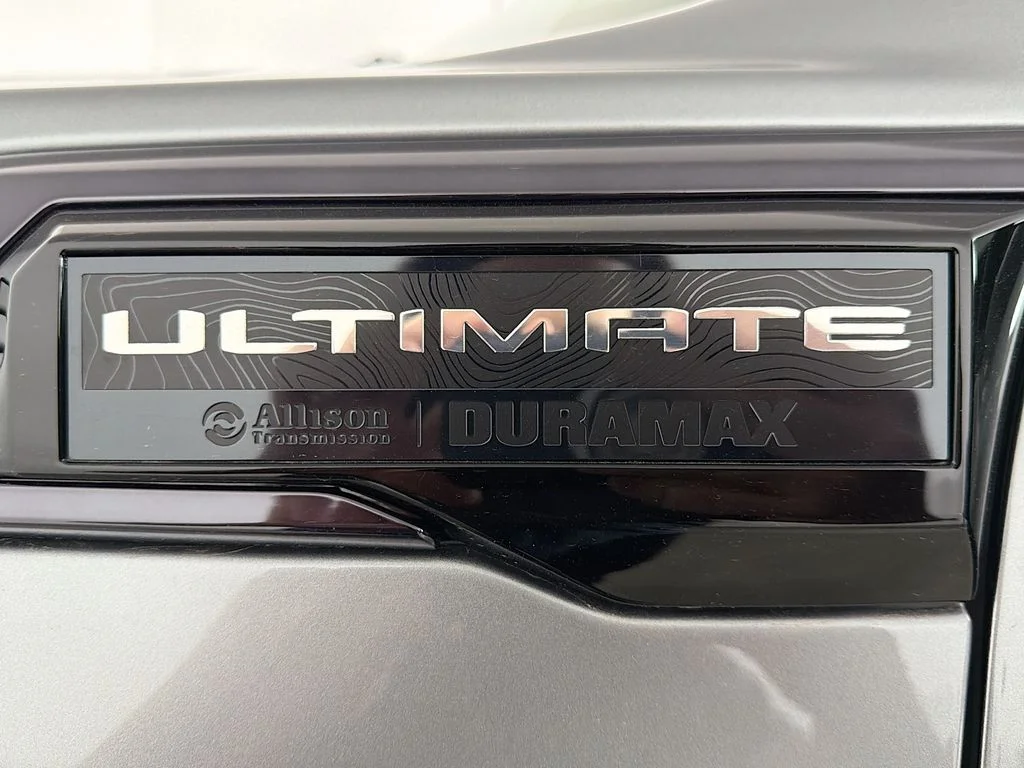 Used 2025 Silver GMC Denali Ultimate image 31