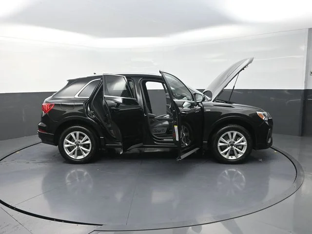 Used 2025  Audi Premium image 46